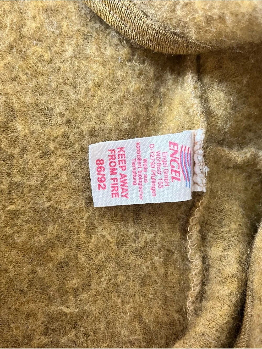 Engle 100% wool suit. Size 2-4 years old